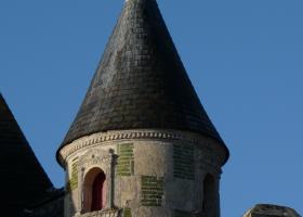 Château de Saint-Germain-de-Livet, détail d'une tourelle