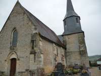 Eglise. Vue extérieure côté sud avec le clocher.
